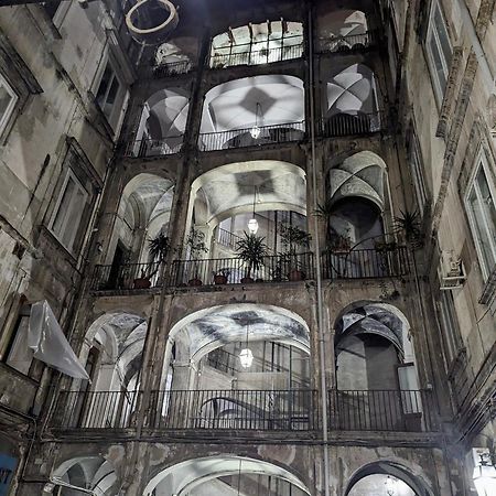مبيت وإفطار Duomo Miradois 152 Napoli المظهر الخارجي الصورة