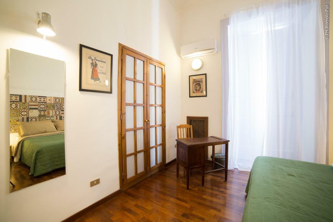 مبيت وإفطار Duomo Miradois 152 Napoli المظهر الخارجي الصورة