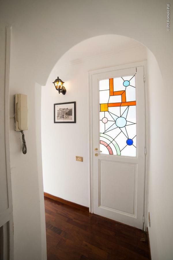 مبيت وإفطار Duomo Miradois 152 Napoli المظهر الخارجي الصورة
